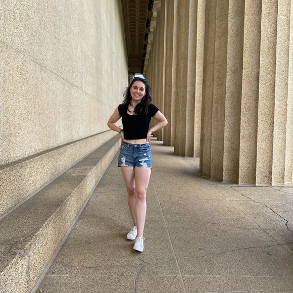 Meet your Posher, Nikkola - Picture 1 of 1